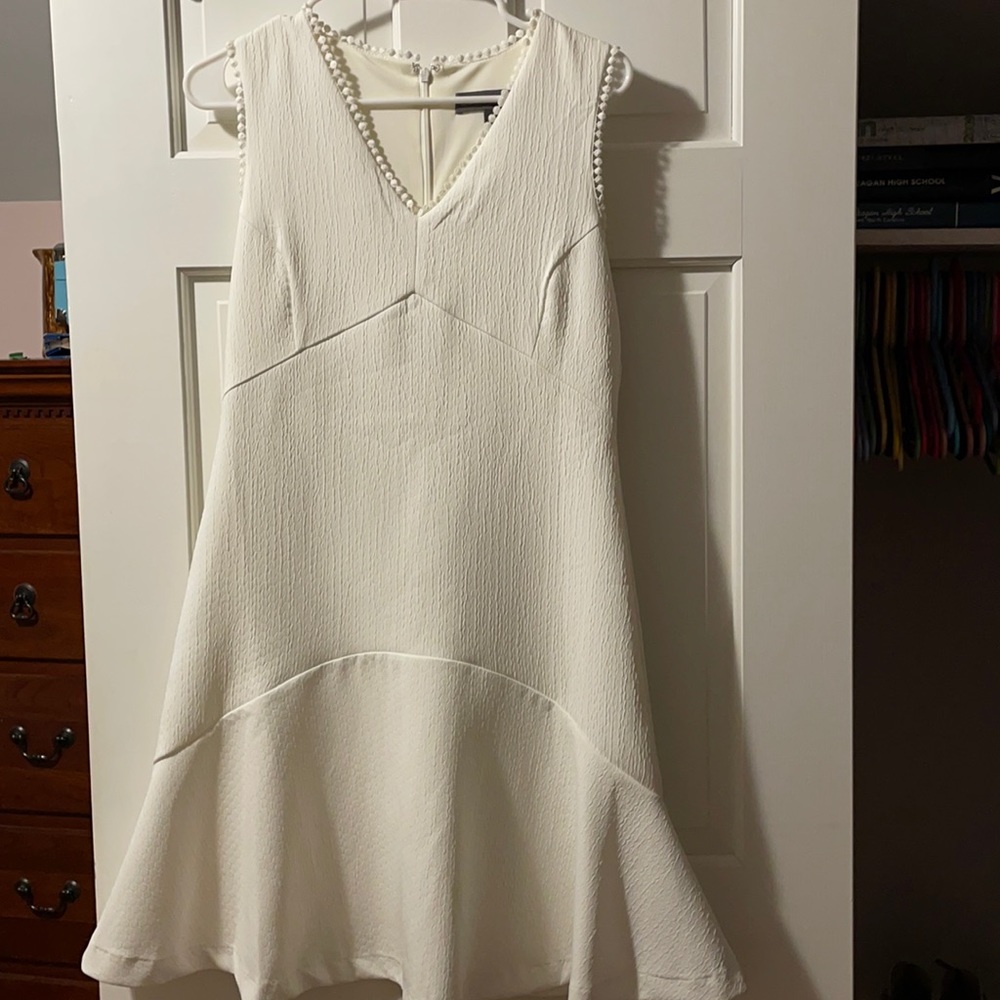 White cocktail dress w/ detail